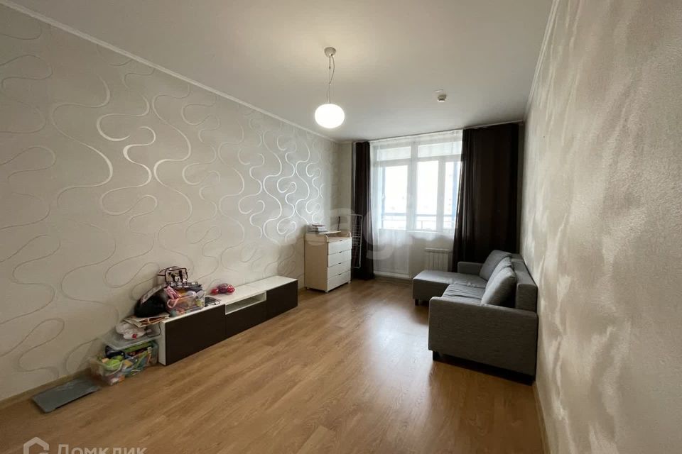 Продаётся 1-комнатная квартира, 41.8 м²
