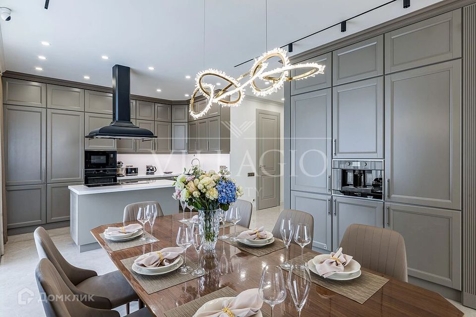 Продаётся 3-комнатная квартира, 112 м²