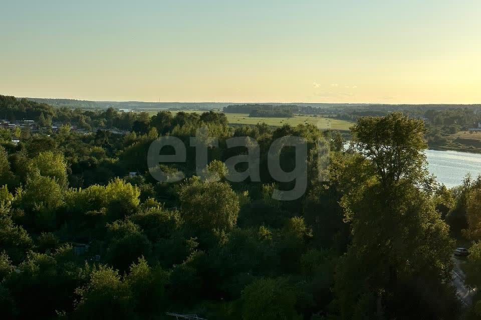 Продаётся 3-комнатная квартира, 122.3 м²
