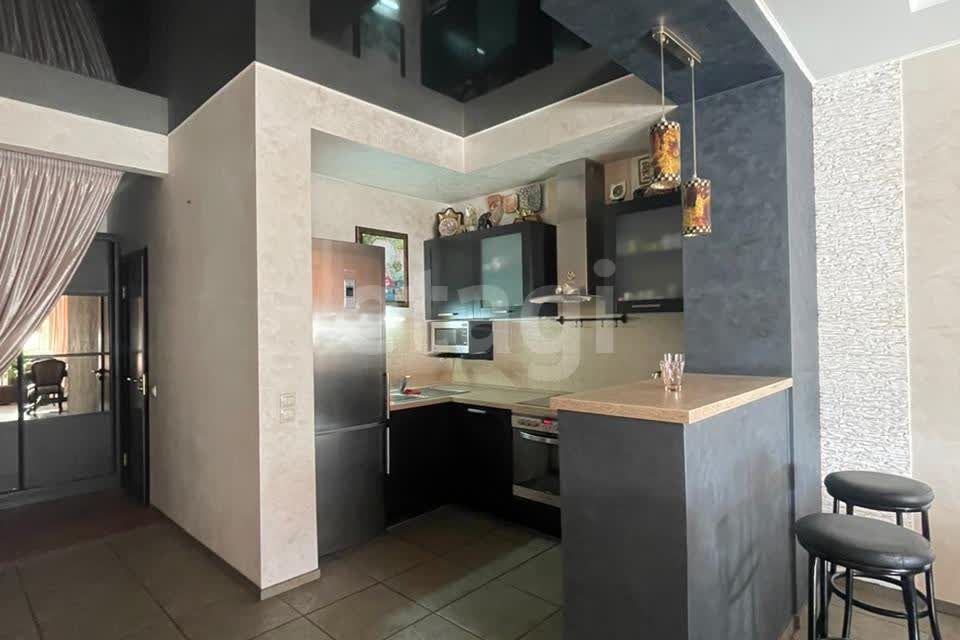 Продаётся 2-комнатная квартира, 60.4 м²