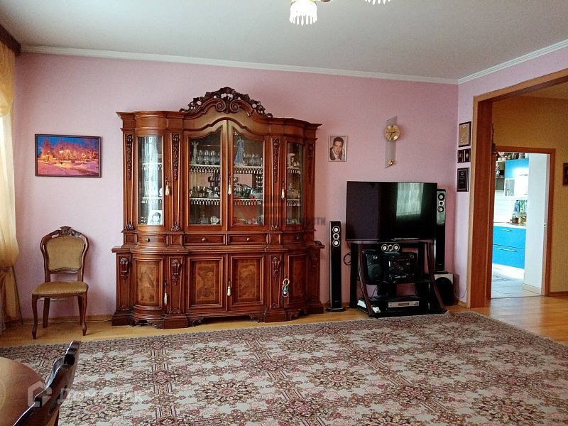 Продаётся 3-комнатная квартира, 121.2 м²