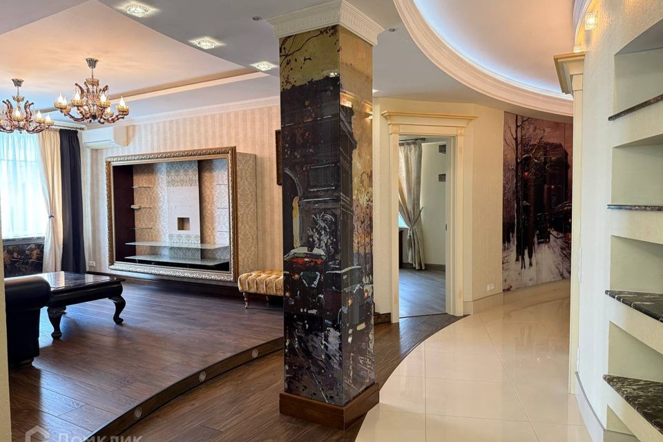 Продаётся 3-комнатная квартира, 124.6 м²