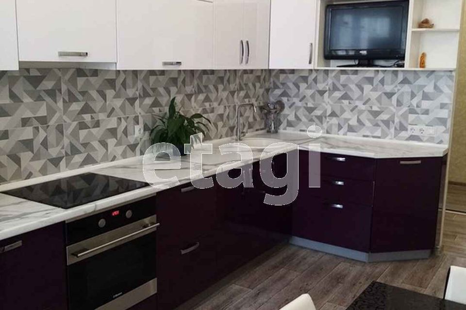 Продаётся 3-комнатная квартира, 81 м²