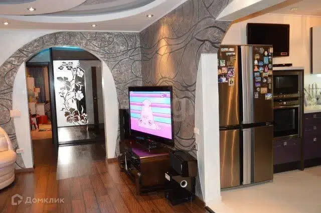 Продаётся 4-комнатная квартира, 125.9 м²
