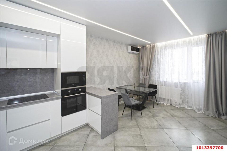 Продаётся 1-комнатная квартира, 43 м²