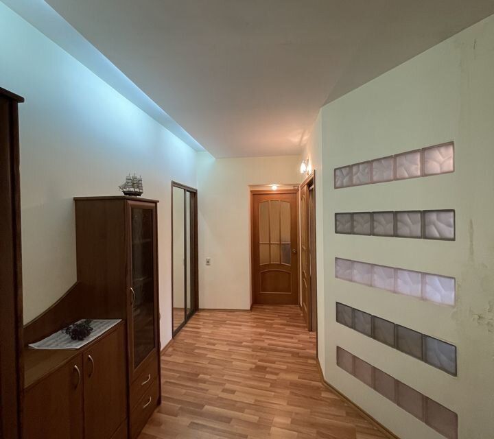 Продаётся 3-комнатная квартира, 105.7 м²