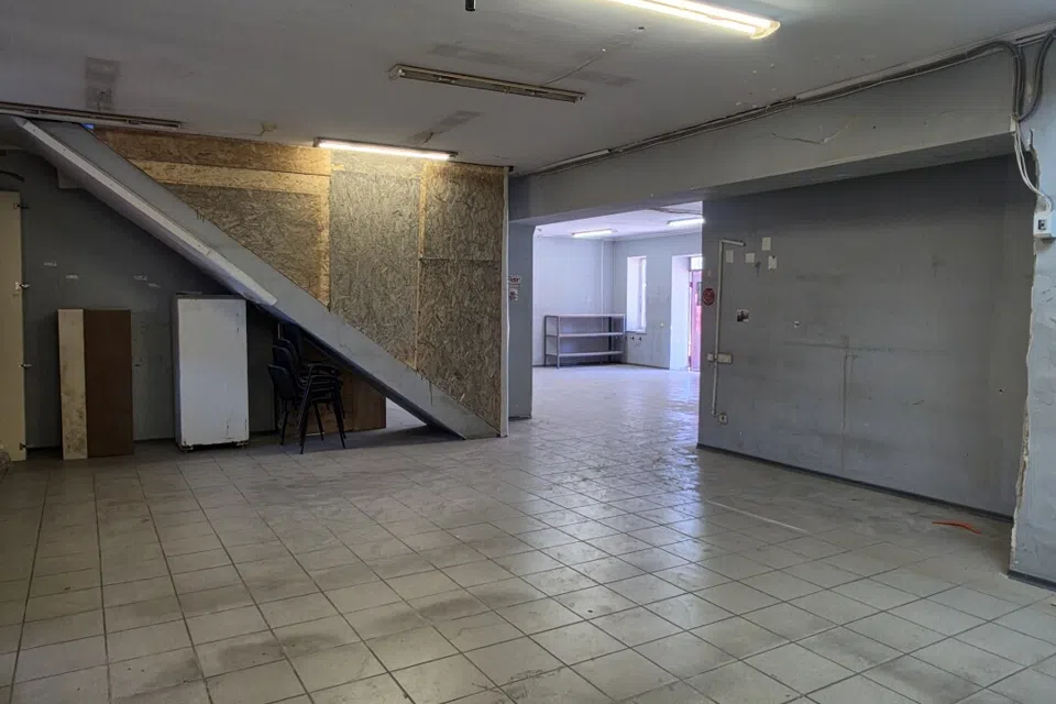 Сдаётся торговое помещение, 1356.8 м²