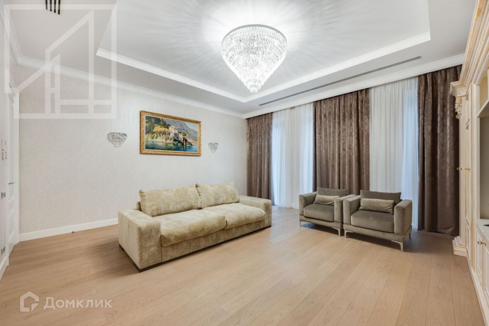 Сдаётся 4-комнатная квартира, 170 м²