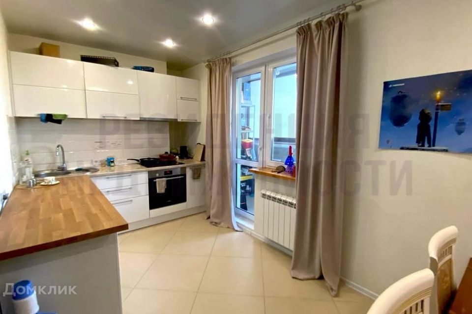 Продаётся 3-комнатная квартира, 105 м²