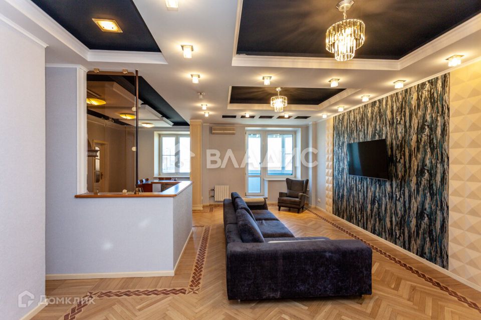 Продаётся 3-комнатная квартира, 155 м²