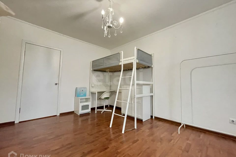 Продаётся 1-комнатная квартира, 56 м²