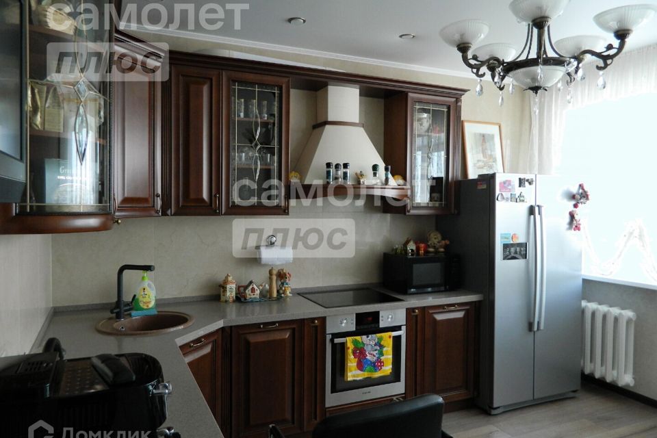 Продаётся 3-комнатная квартира, 127 м²