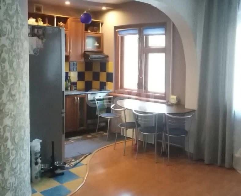Продаётся 3-комнатная квартира, 63.5 м²