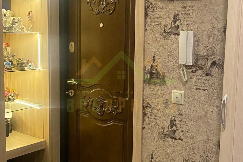Продаётся 1-комнатная квартира, 42 м²