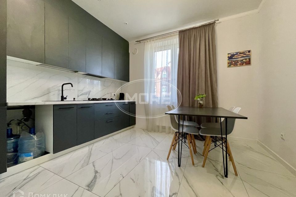 Продаётся 2-комнатная квартира, 83 м²