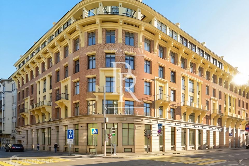 Продаётся 4-комнатная квартира, 256 м²