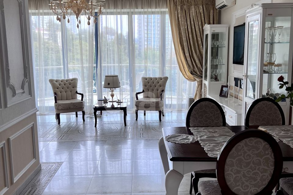 Продаётся 1-комнатная квартира, 95.6 м²