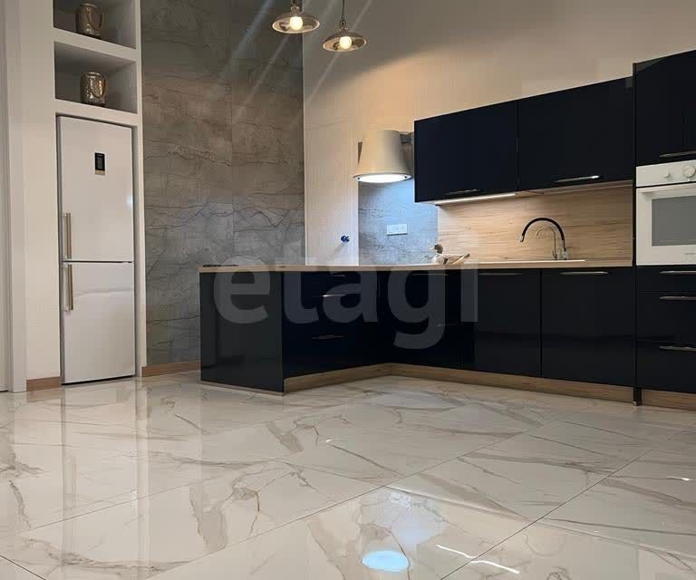 Продаётся 3-комнатная квартира, 100.6 м²