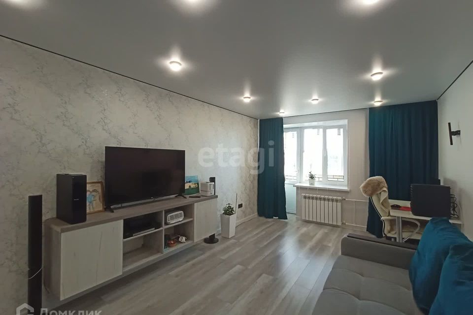 Продаётся 1-комнатная квартира, 43.8 м²