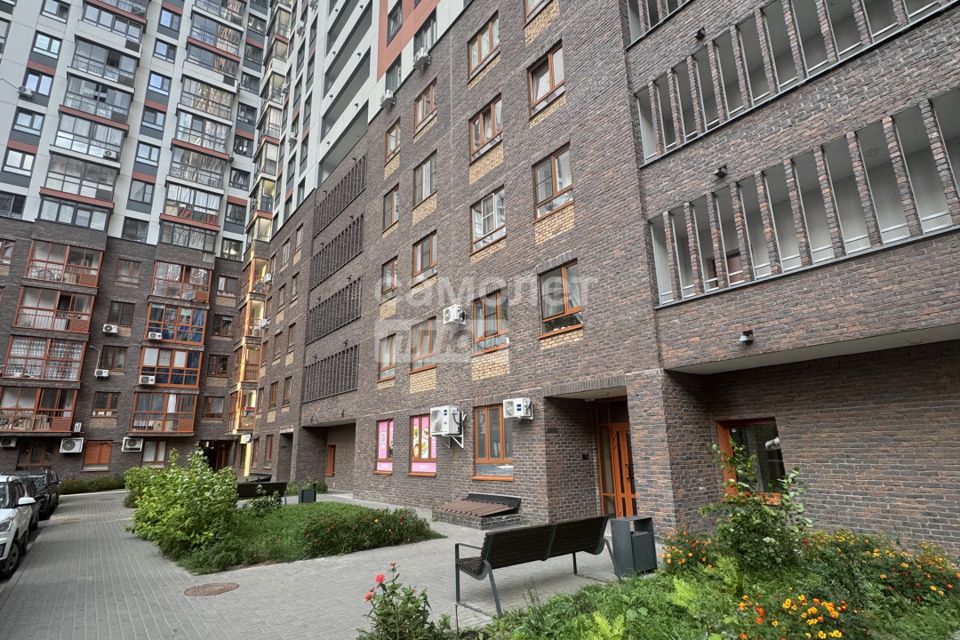 Продаётся 1-комнатная квартира, 42 м²