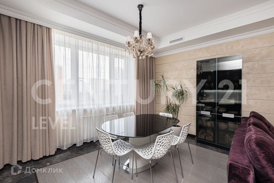 Продаётся 3-комнатная квартира, 100 м²