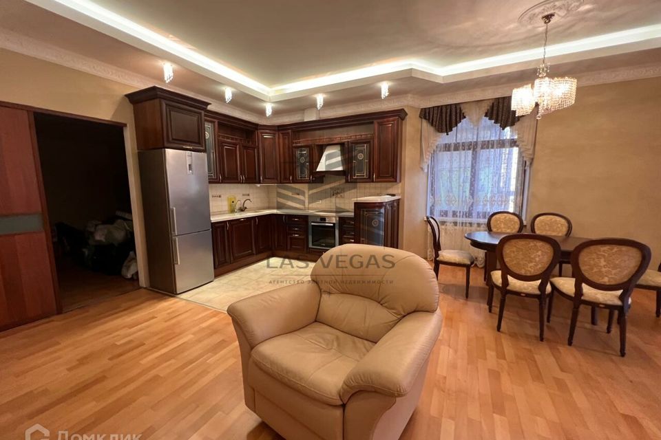 Сдаётся 3-комнатная квартира, 108 м²