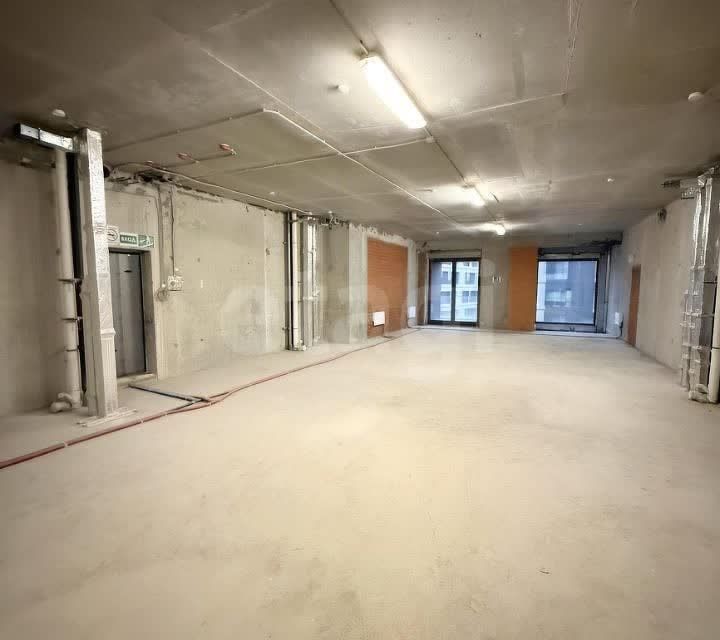 Продаётся 3-комнатная квартира, 168 м²