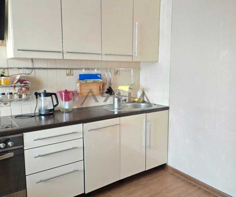Продаётся 4-комнатная квартира, 74.6 м²