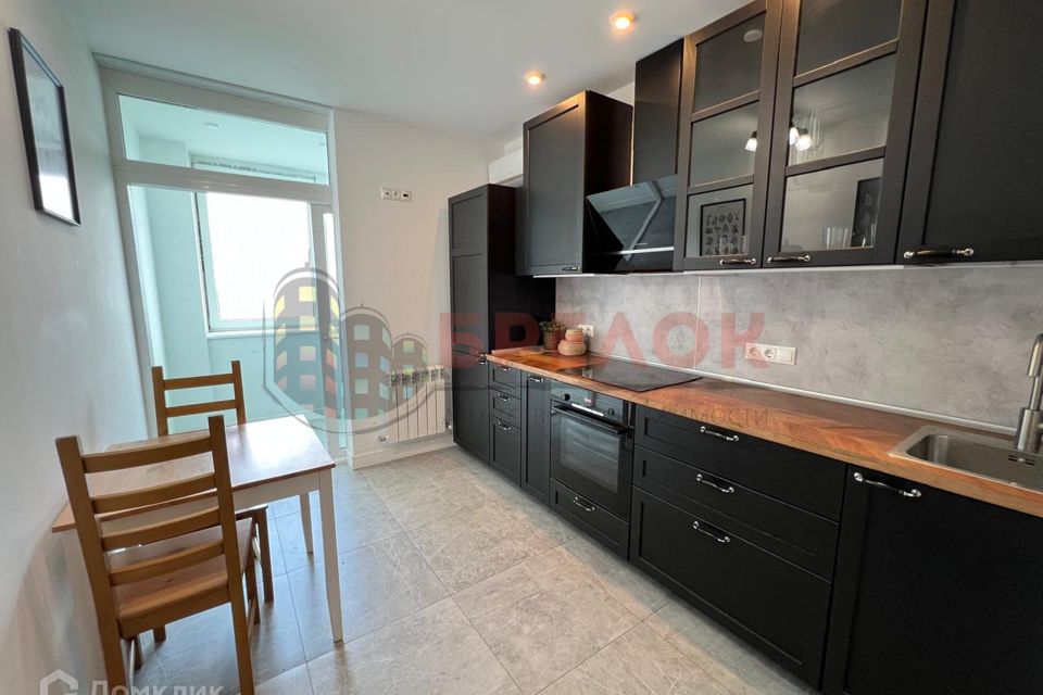 Продаётся 1-комнатная квартира, 42 м²