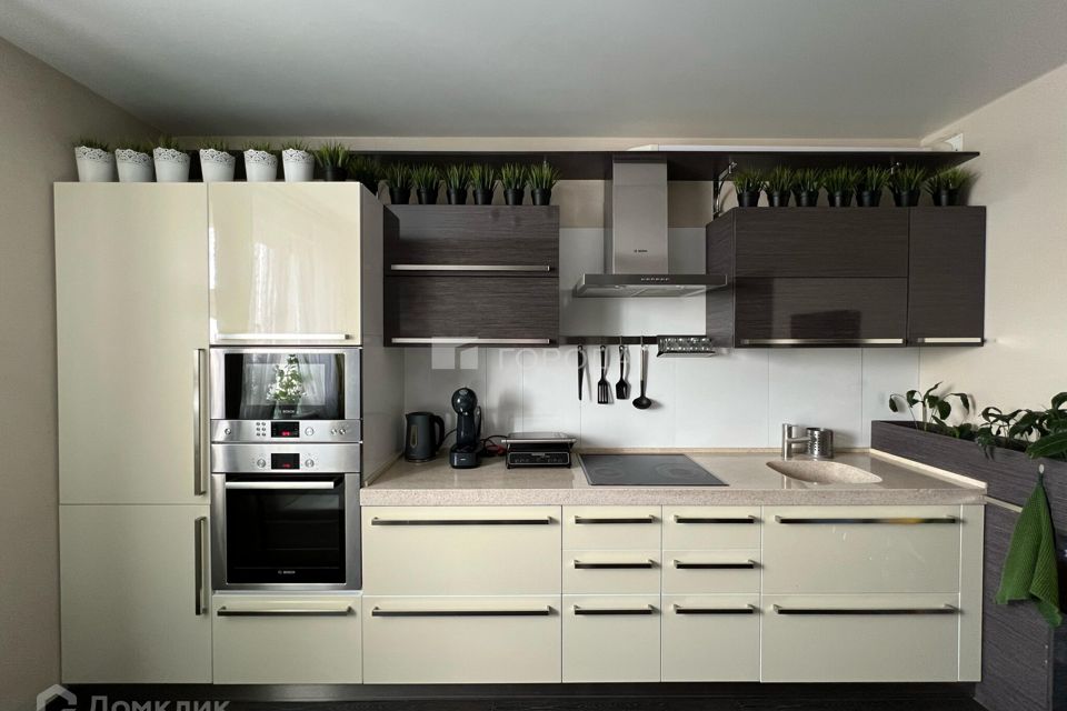 Продаётся 3-комнатная квартира, 67.8 м²