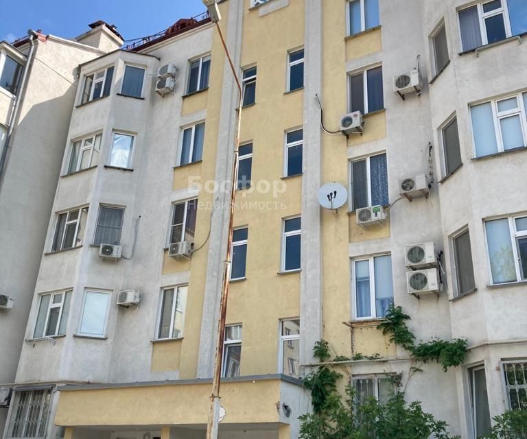 Продаётся 4-комнатная квартира, 167 м²