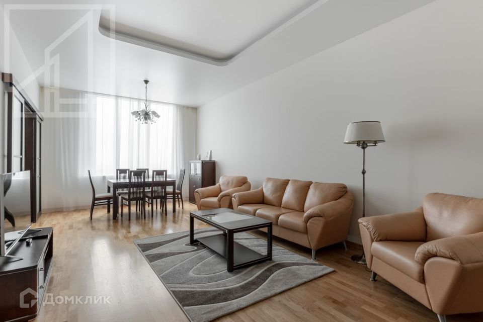 Сдаётся 3-комнатная квартира, 151 м²