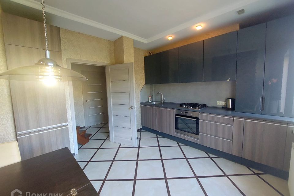 Продаётся 3-комнатная квартира, 92 м²