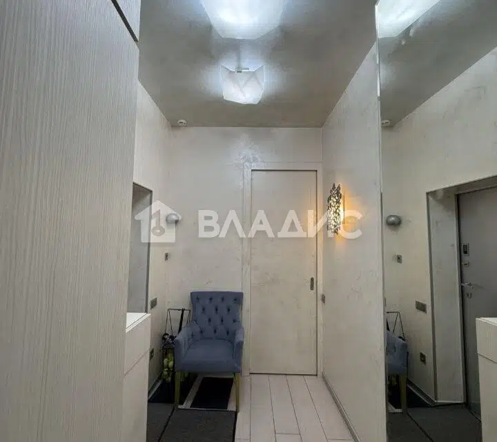 Продаётся 1-комнатная квартира, 68 м²