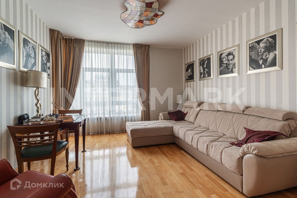 Продаётся 7-комнатная квартира, 349.3 м²