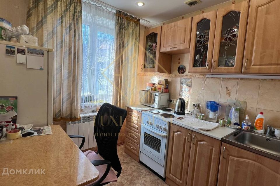 Продаётся 4-комнатная квартира, 61.7 м²