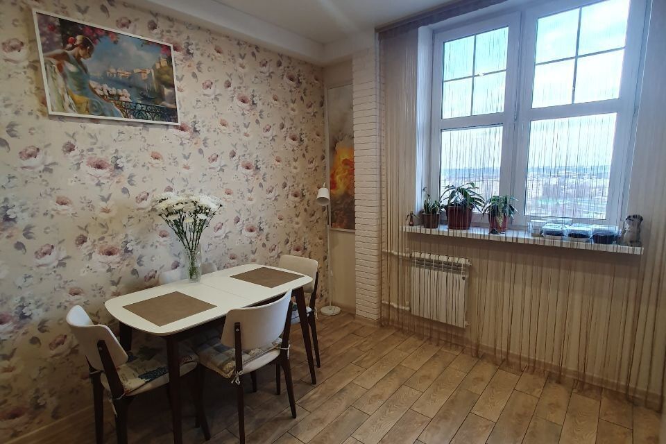 Продаётся 2-комнатная квартира, 56.8 м²