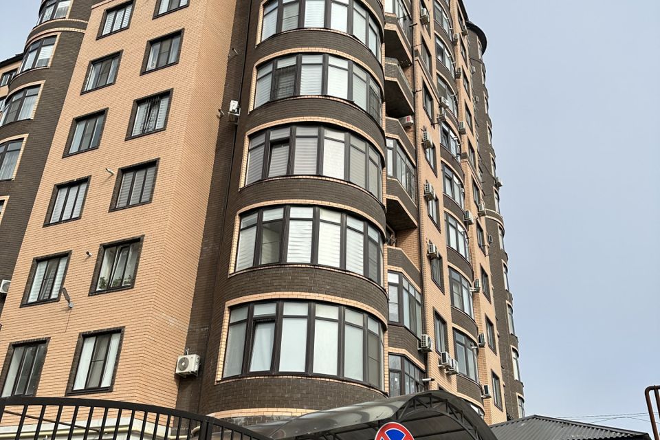 Продаётся 3-комнатная квартира, 105 м²