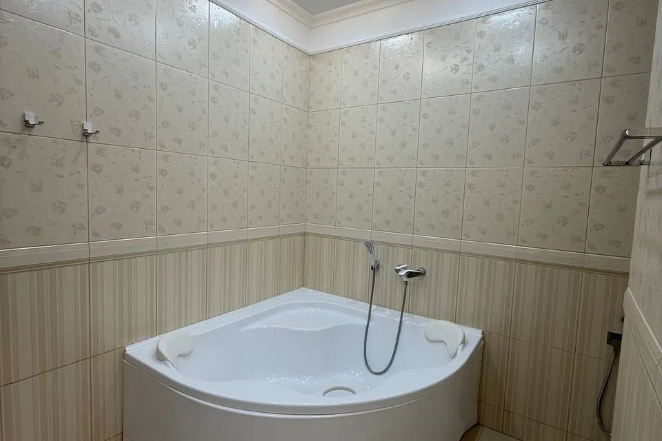 Продаётся 3-комнатная квартира, 100 м²