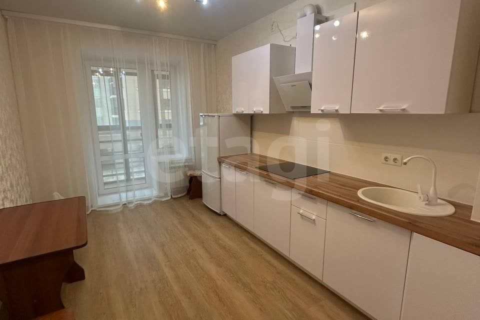 Сдаётся 2-комнатная квартира, 68 м²