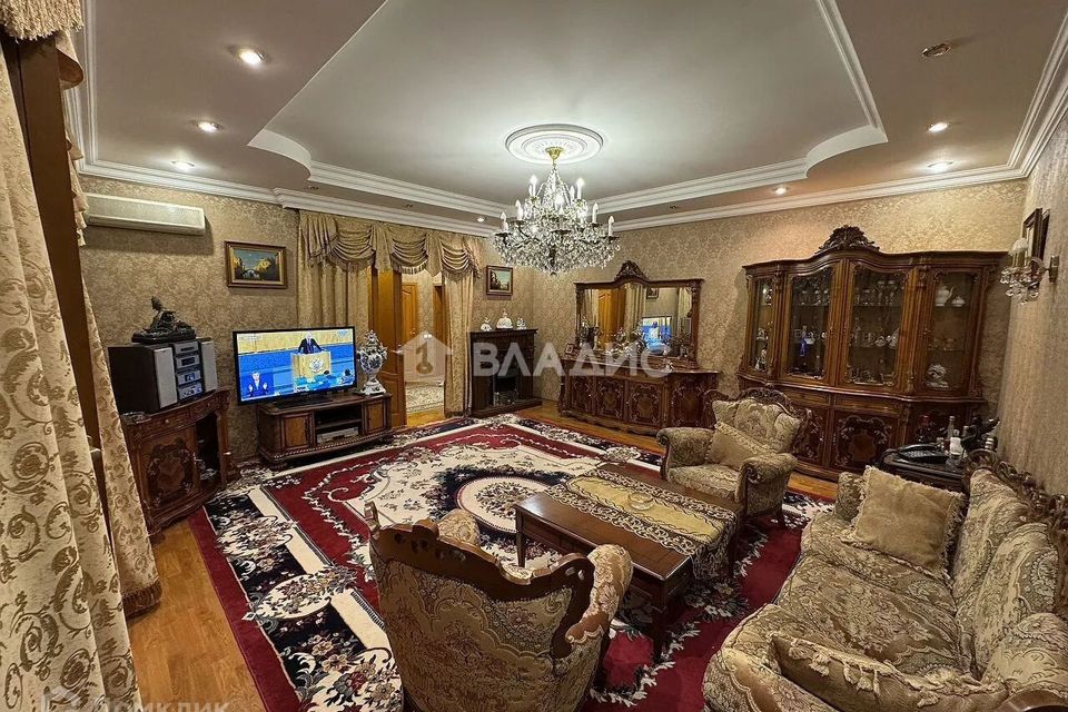 Продаётся 3-комнатная квартира, 115 м²
