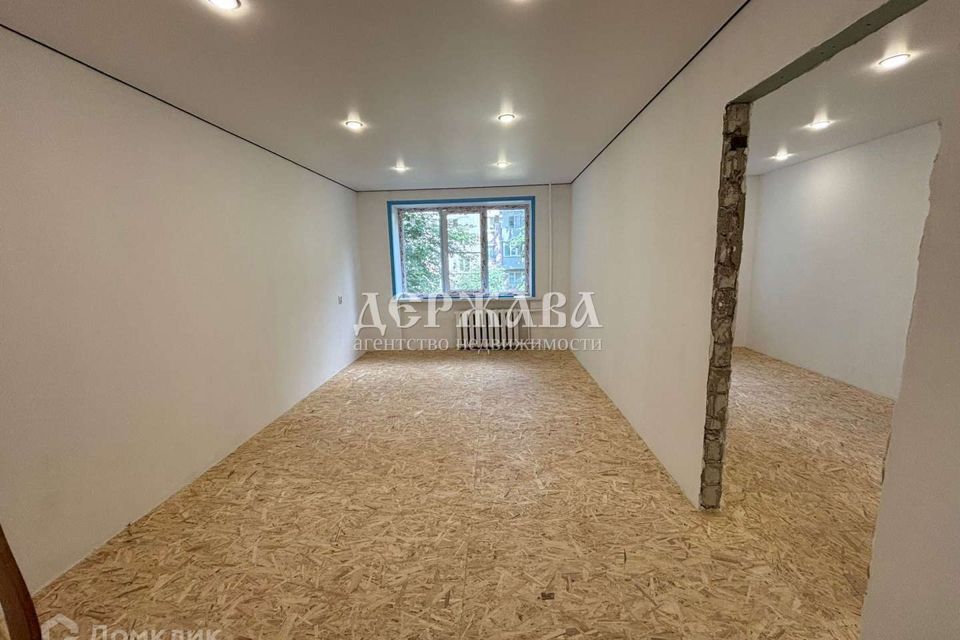 Продаётся 3-комнатная квартира, 61.4 м²