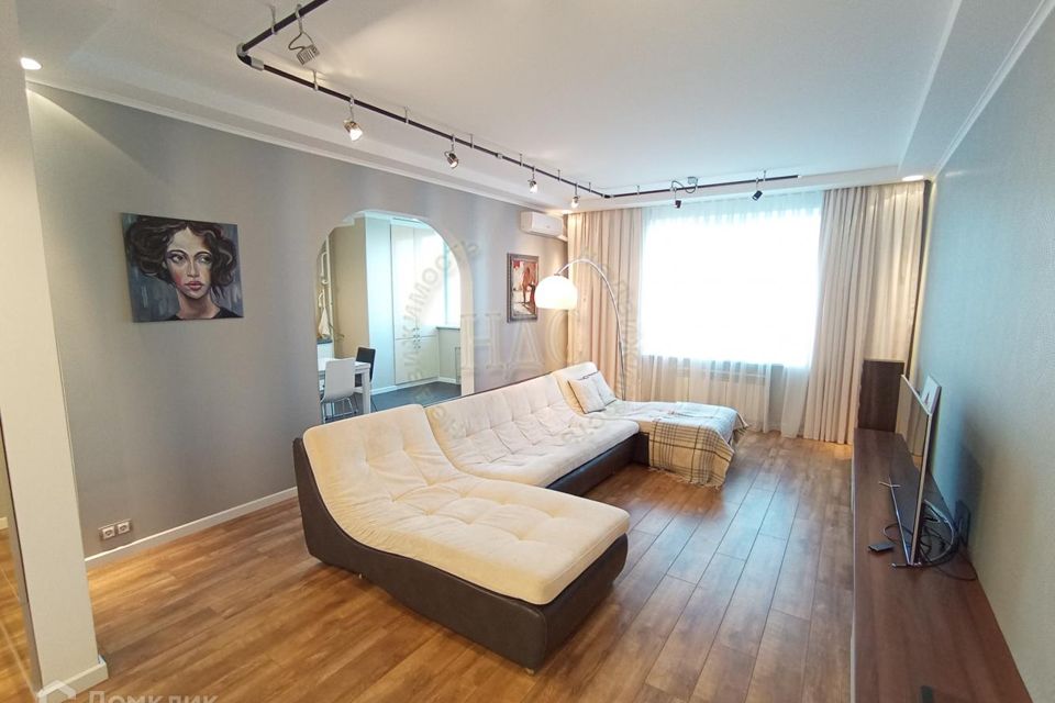 Продаётся 3-комнатная квартира, 109 м²