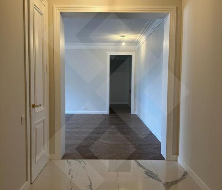 Продаётся 3-комнатная квартира, 133 м²
