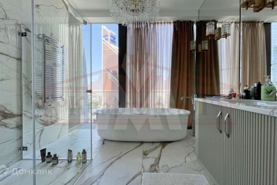 Сдаётся 2-комнатная квартира, 90 м²
