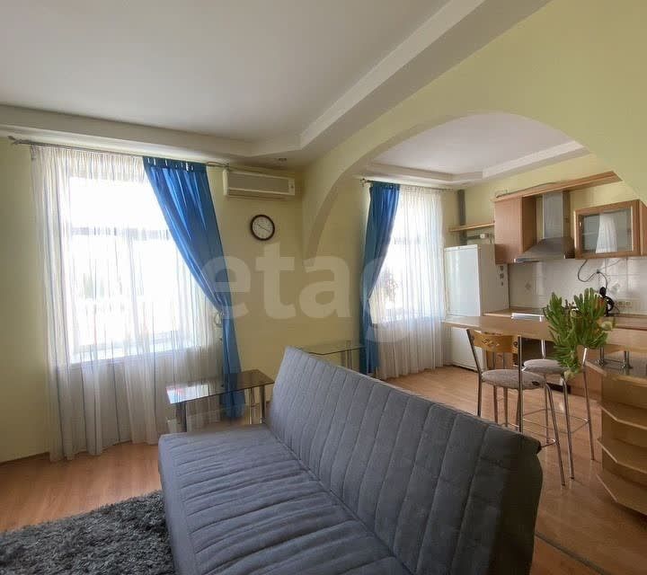 Сдаётся 2-комнатная квартира, 60 м²