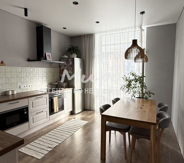 Продаётся 2-комнатная квартира, 67.2 м²