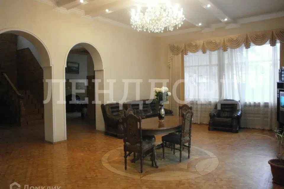 Продаётся 2-этажный дом, 525 м²