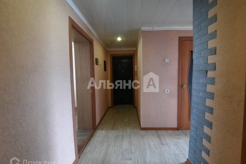 Продаётся 3-комнатная квартира, 61.7 м²