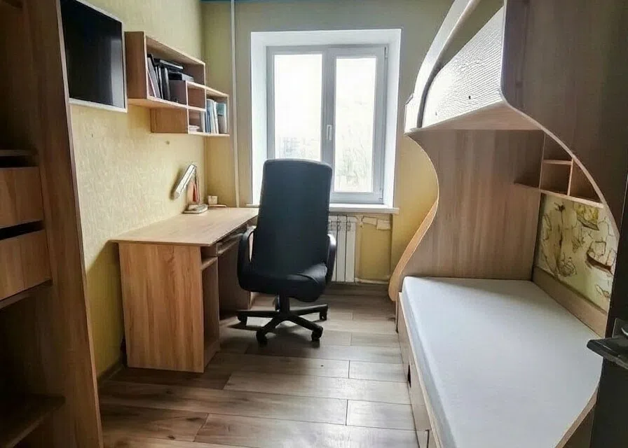 Продаётся 3-комнатная квартира, 51.7 м²